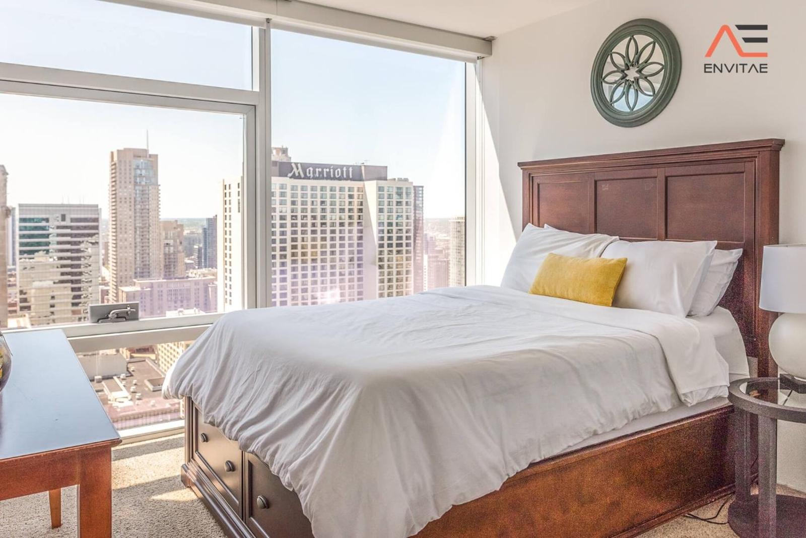 ENVITAE 3BR Huge Luxury Loft In Chicago's Best Building Main image 2